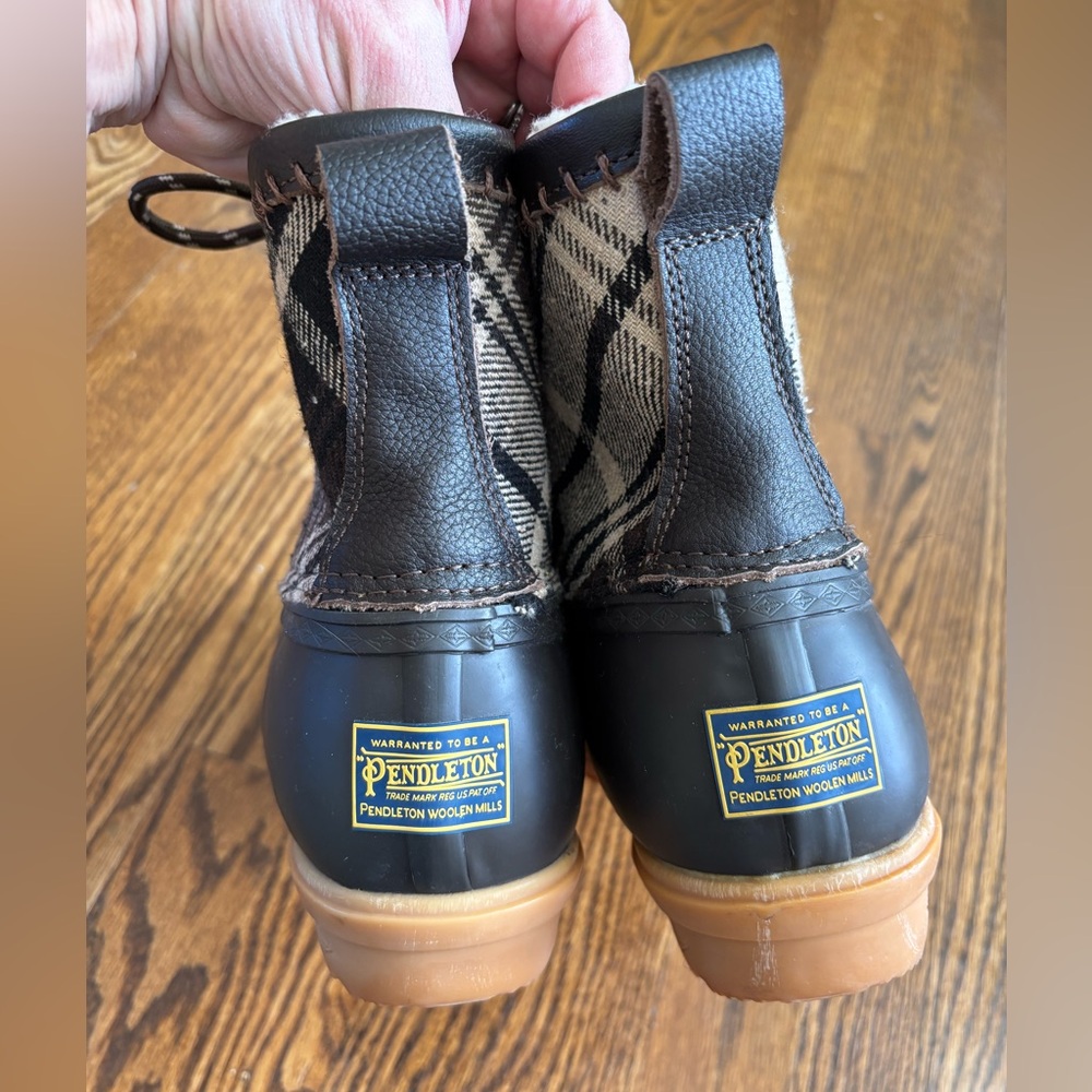 Pendleton Heritage Plaid short duck boot - Picture 3 of 9